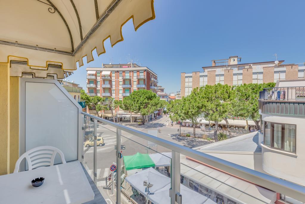 Hotel Austria Caorle Bagian luar foto