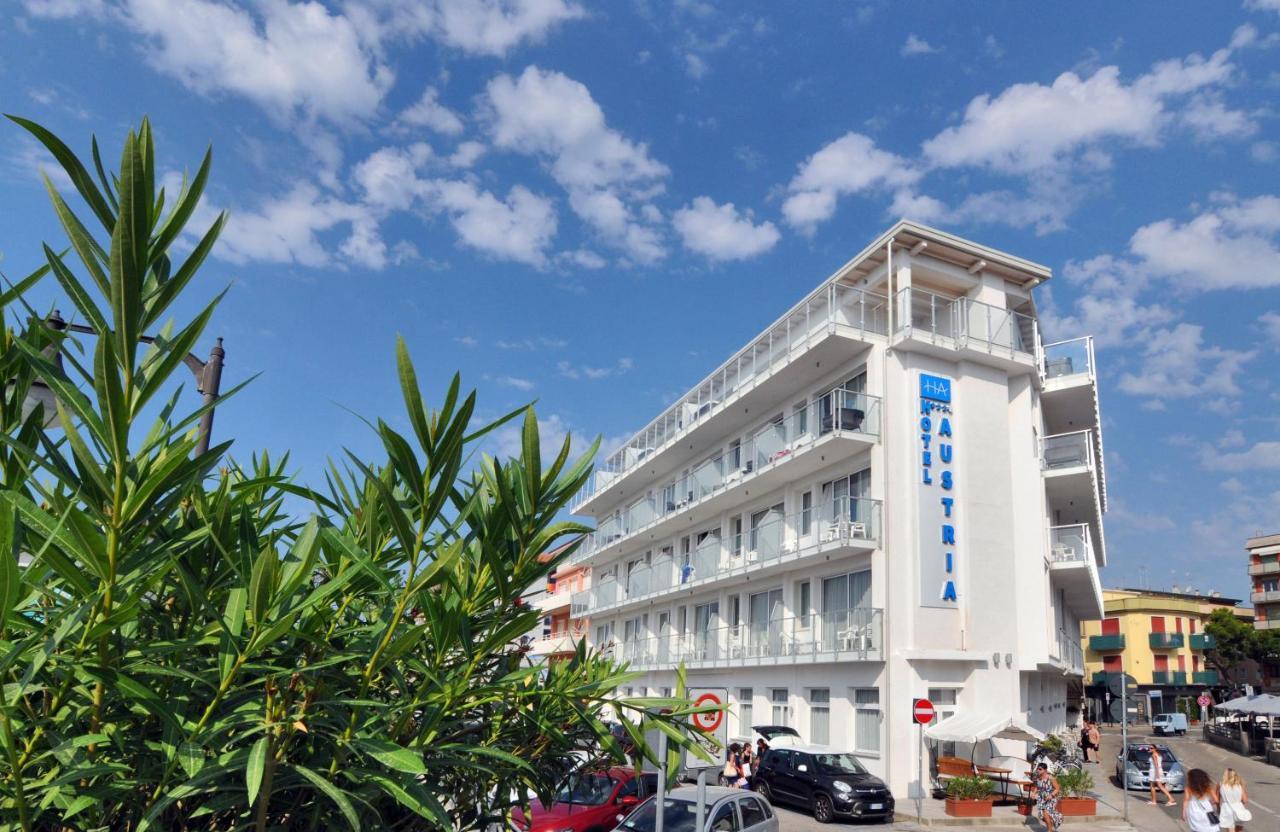 Hotel Austria Caorle Bagian luar foto