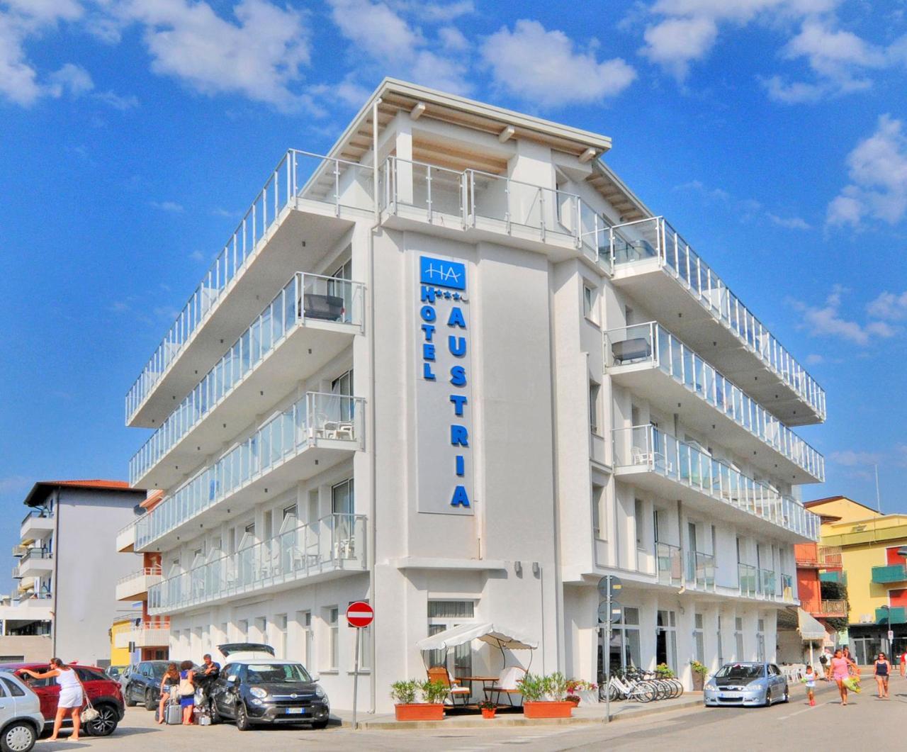 Hotel Austria Caorle Bagian luar foto