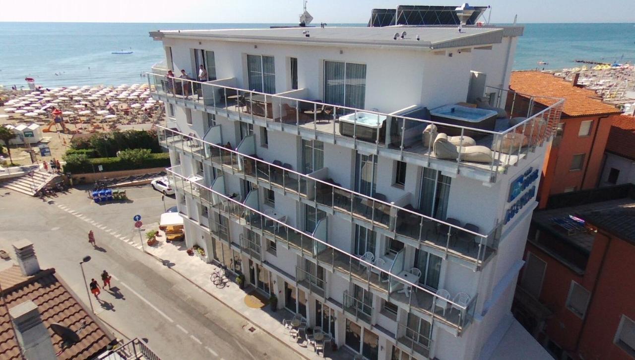 Hotel Austria Caorle Bagian luar foto