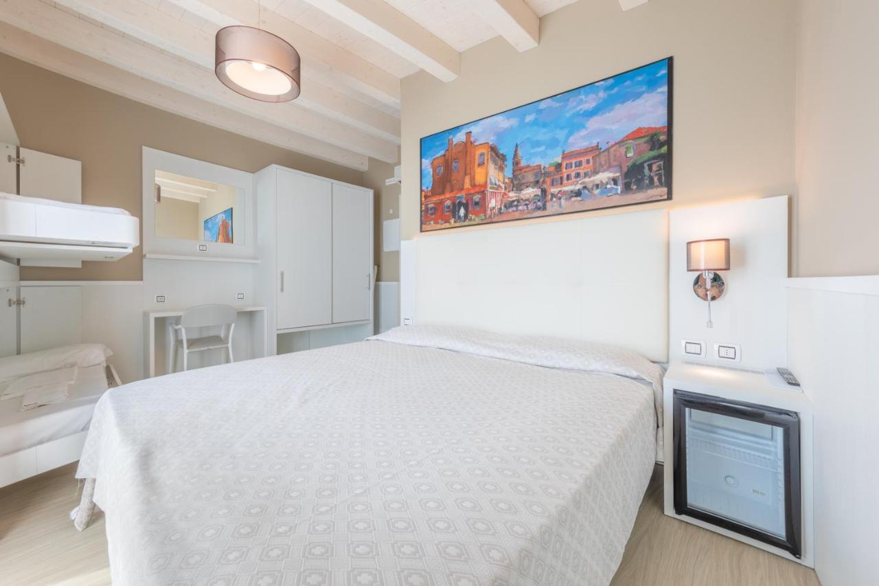 Hotel Austria Caorle Bagian luar foto